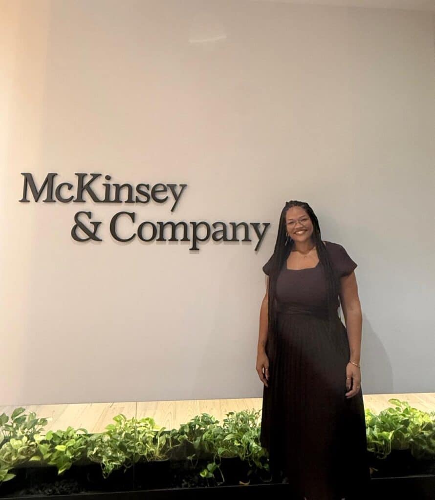 Elisa Nesi Rocha 27MBA at McKinsey & Company