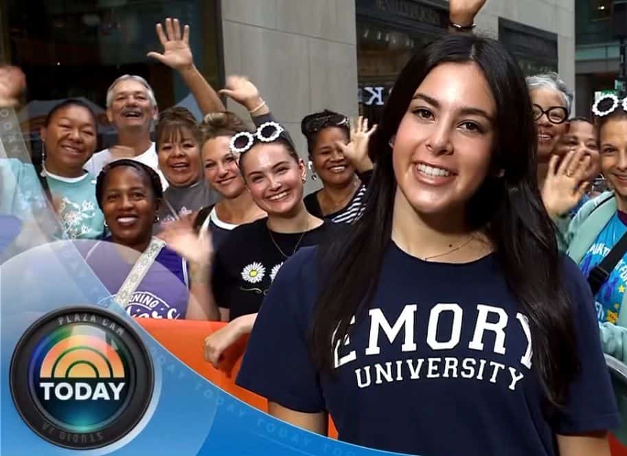 Maddy Goldstein 27BBA in front of crowd outside of the TODAY Show